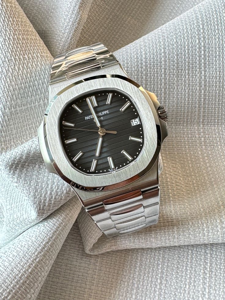 PATEK PHILLIPE NAUTILUS Mens Watch